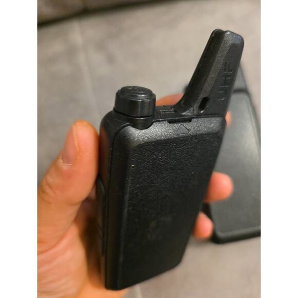 Retevis RETC 15- RT22 Two-Way UHF Hand-Held Mobile Radio Walkie-Talkie Used - Picture 8 of 12